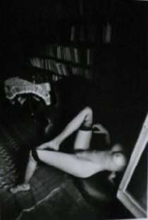Nude girl in the library, Paris